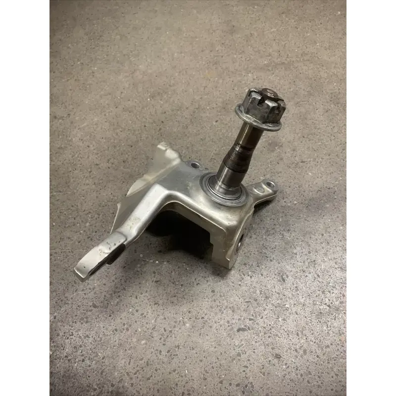 06-14 STOCK HONDA TRX450R FRONT RIGHT SPINDLE KNUCKLE TRX450ER TRX 450R 450ER