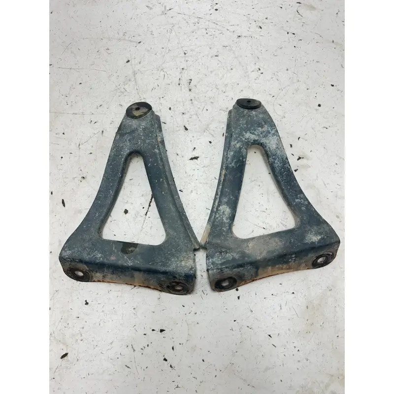 86 1986 Honda Fourtrax Trx200sx 200 Sx OEM  Rear Back Fender Support Mount