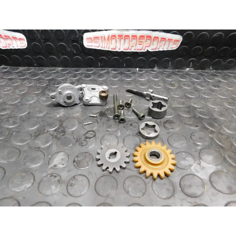 OEM 2006 2007 2008 Suzuki LTR450 Oil Pump Assy Pumps LTR 450 LT R450 Mikuni