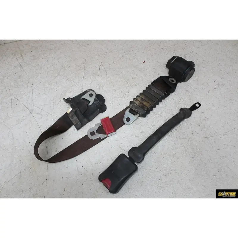 16-18 YAMAHA WOLVERINE YXE700 RIGHT PASSENGER SEAT BELT LATCH