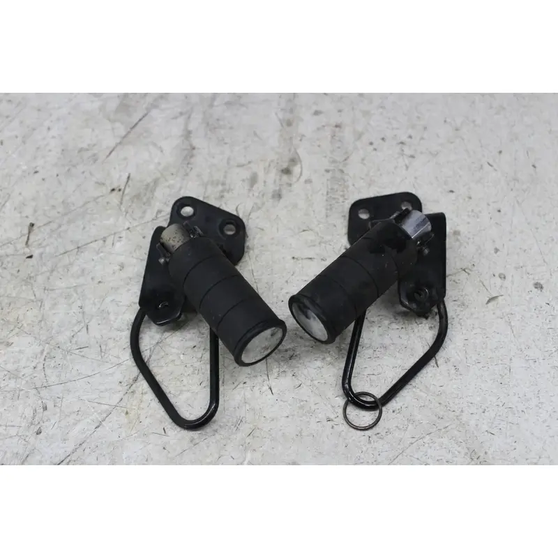 2013 Suzuki Boulevard C90 REAR FOOT RESTS PEGS STEPS SET PAIR