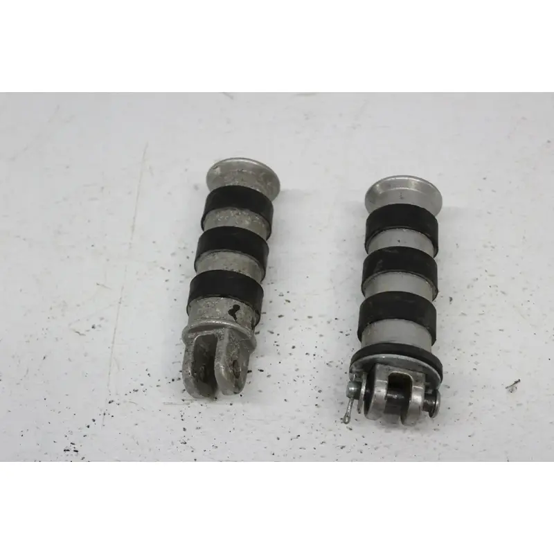 HALEY DAVIDSON TOURING REAR FOOT RESTS PEGS STEPS SET PAIR