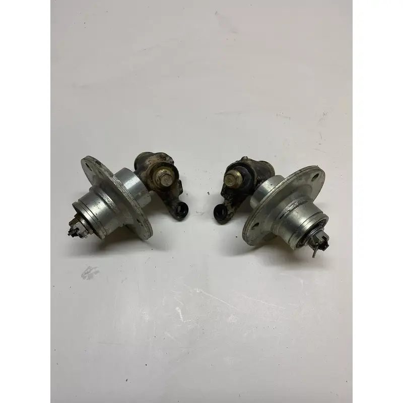 85 YAMAHA moto4 moto 4 80 YFM80 Front Wheel Hub Spindle Pair Set Left And Right