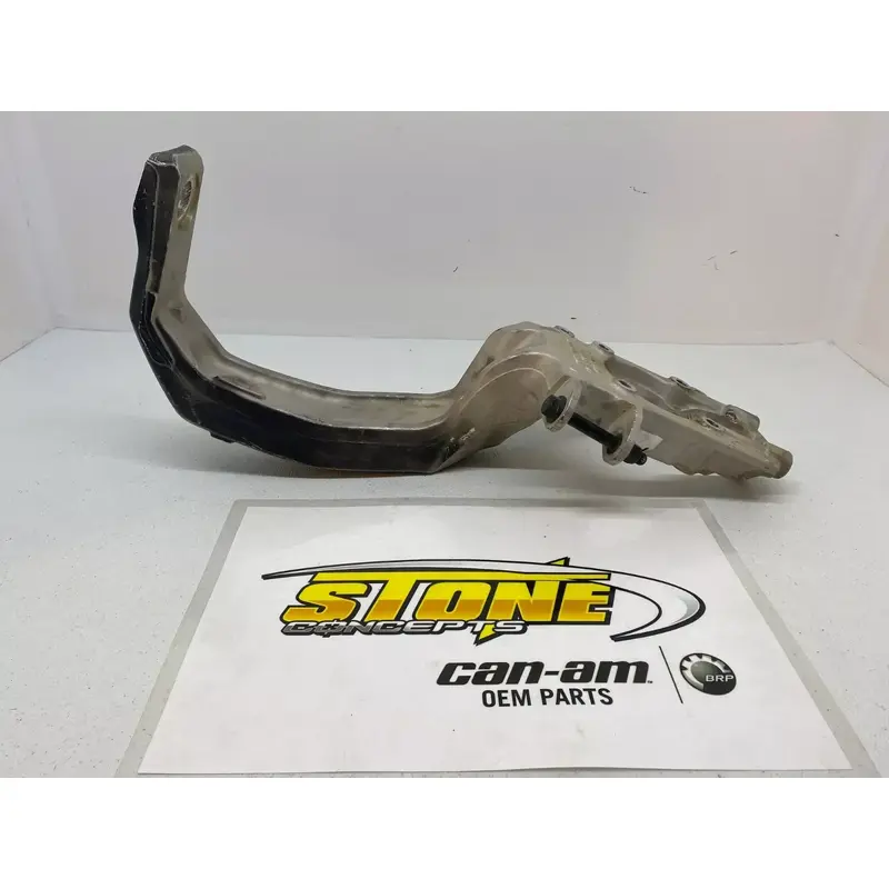 2024 CAN AM MAVERICK R RIGHT SIDE FRONT KNUCKLE SUSPENSION ARM USED 706204914