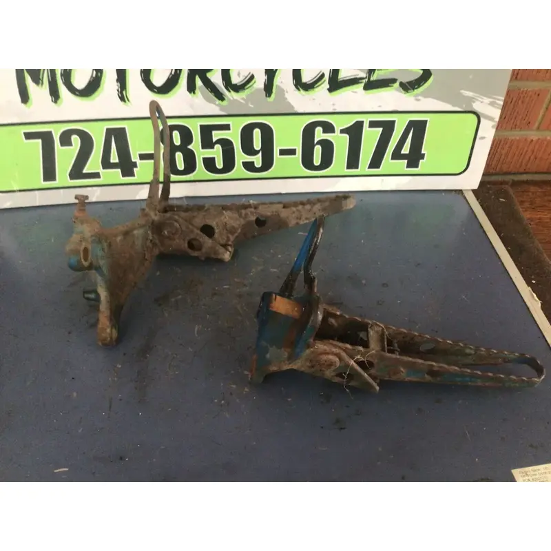 1985 - 1988 Suzuki Lt230s Oem Foot Peg Mounts foot pegs