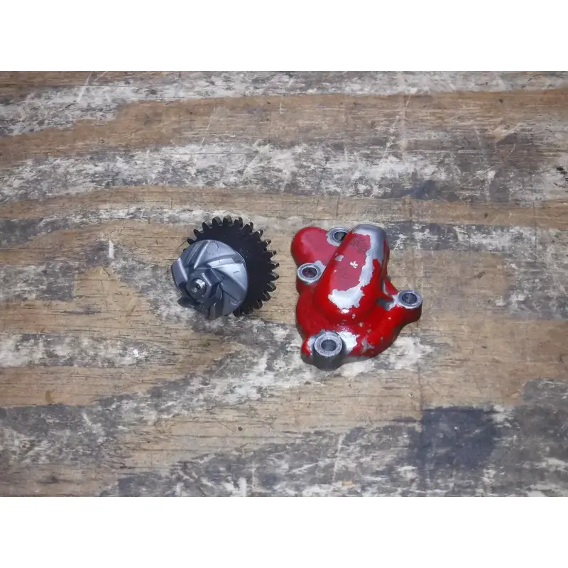 1997 Honda Cr80 (A) Water Pump Impeller Shaft Gear Cover