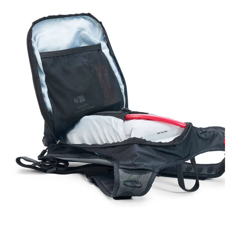 USWE Outlander 9L Hydration Pack