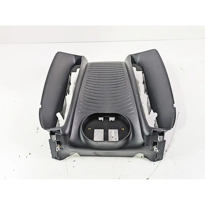 2012 Harley VRSCF Muscle V Rod Radiator Center Cover Fairing 26826-09