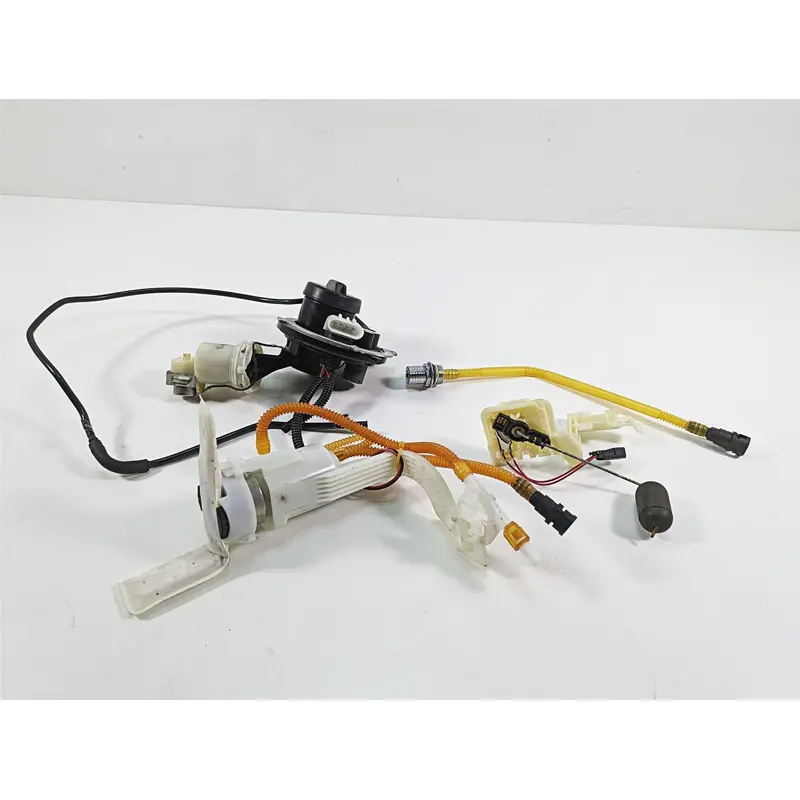 2013 Harley Touring FLHX Street Glide Fuel Gas Petrol Pump 62908-08 75069-08C