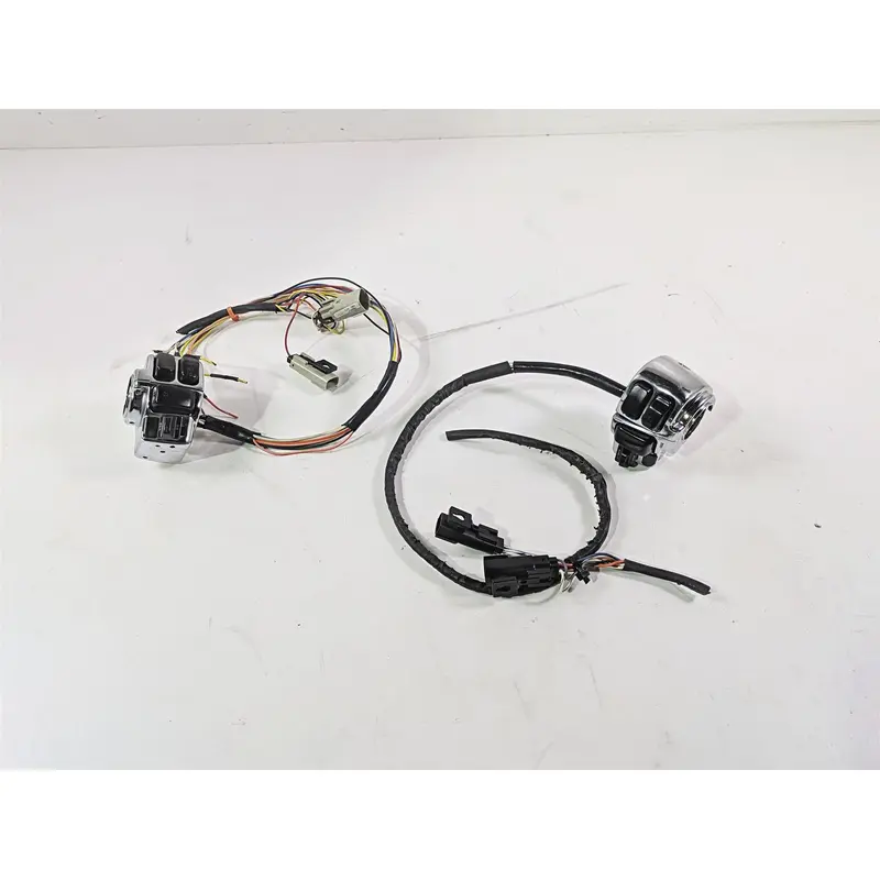 2007 Harley Touring FLHRSE CVO Road King Chrome Hand Control Switch Set 71682-06